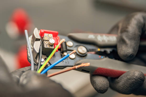 Best Affordable Emergency Electrician  in Cleveland, OH
